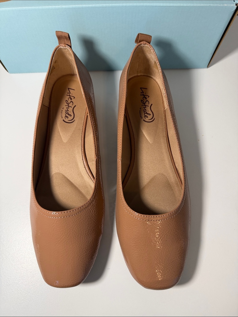 Life Stride Camel/Tan Patent Low Block Heel Flats Size 10 Wide New